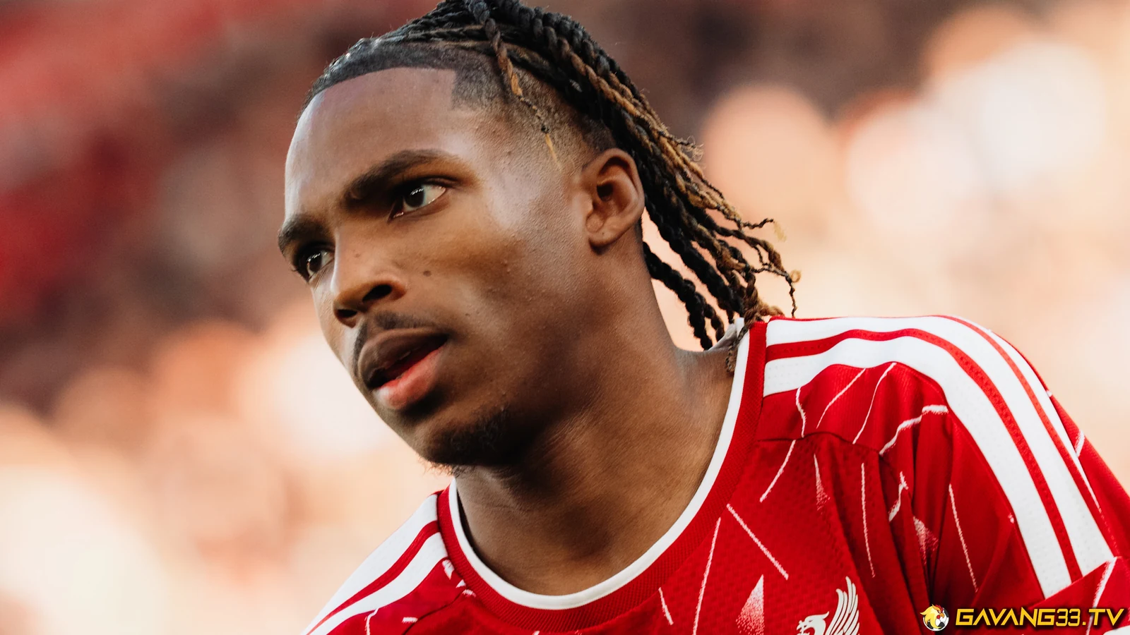 Jeremy Jacquet thi đấu trong màu áo Liverpool mùa giải 2026-27